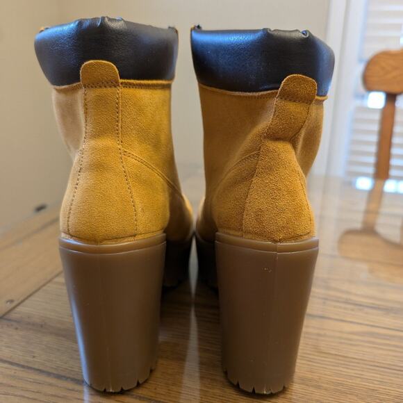 Steve Madden Womens Tindra Tan Suede Platform Ankle Boots - Picture 2 of 11